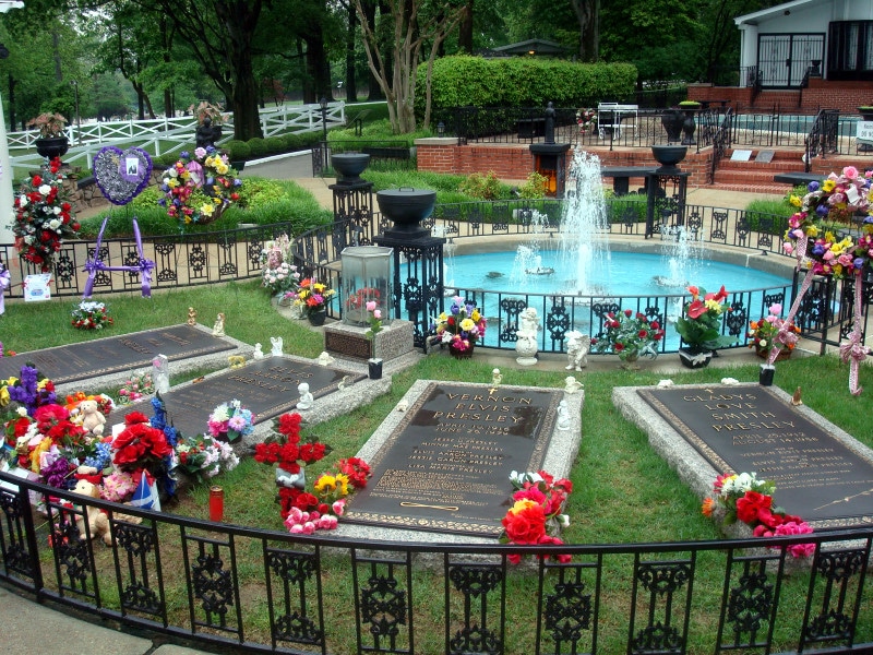 Graves of the Presley family